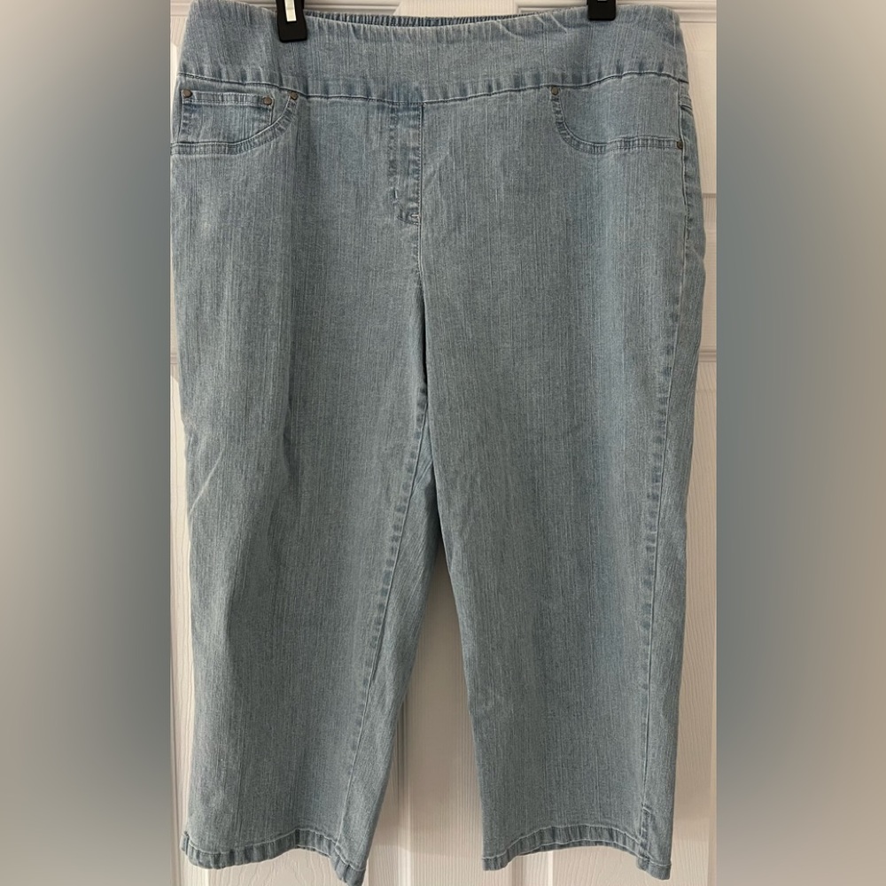Ruby Rd. Capri Jeans - Picture 3 of 8